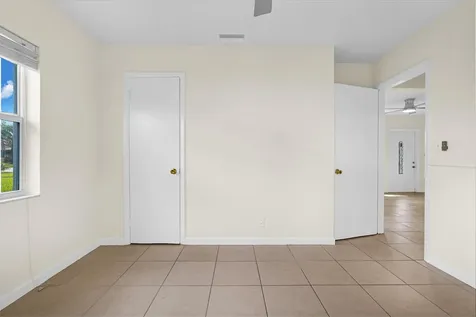 261 NE 45th Street Oakland Park FL 33334