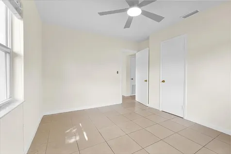 261 NE 45th Street Oakland Park FL 33334