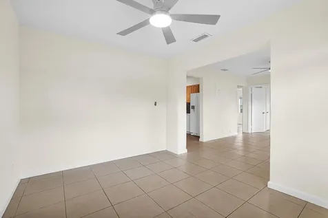 261 NE 45th Street Oakland Park FL 33334