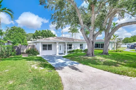 261 NE 45th Street Oakland Park FL 33334