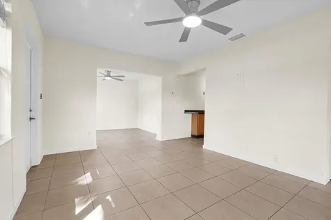 261 NE 45th Street Oakland Park FL 33334