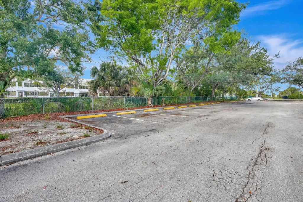 4505 NW 103rd Avenue Sunrise FL 33351