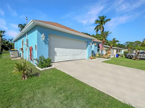 3043 SE Banyan Street Stuart FL 34997