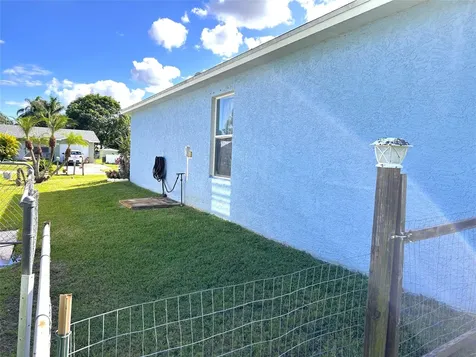 3043 SE Banyan Street Stuart FL 34997