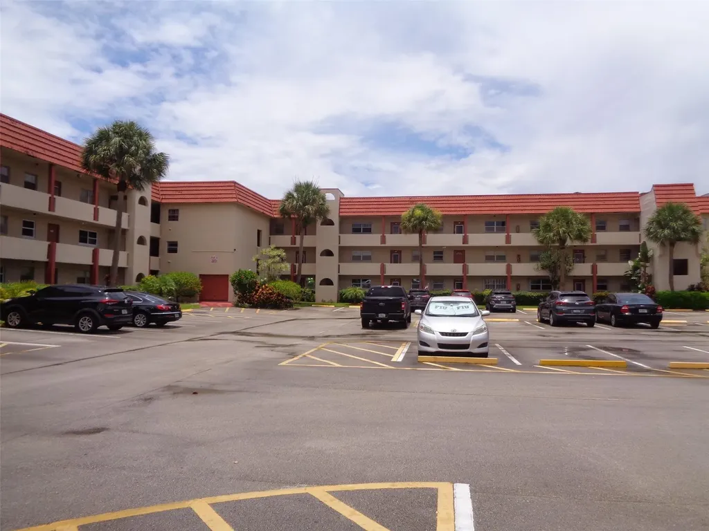 2831 E Sunrise Lakes Drive Sunrise FL 33322