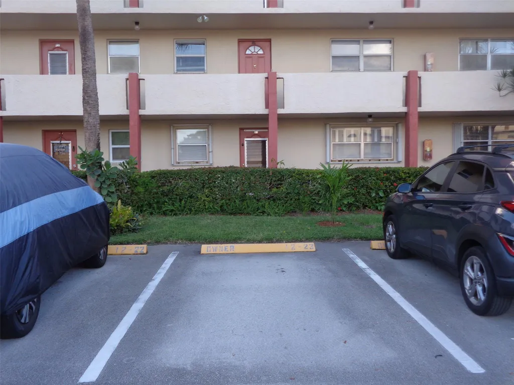 2831 E Sunrise Lakes Drive Sunrise FL 33322