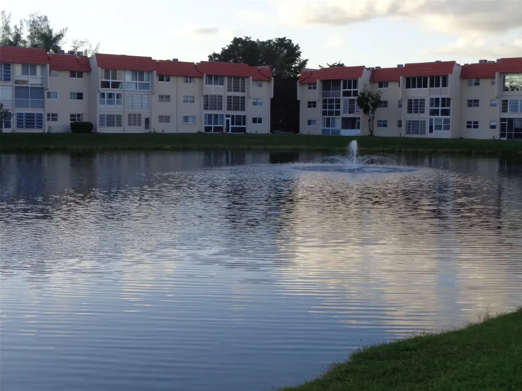 2831 E Sunrise Lakes Drive Sunrise FL 33322