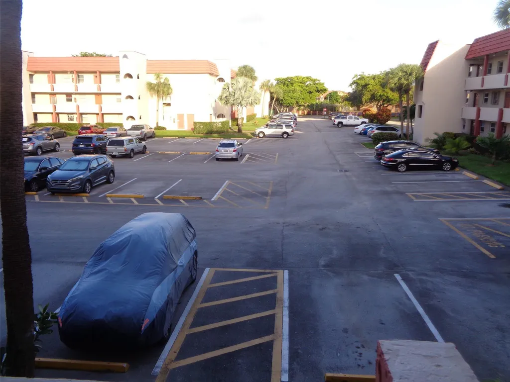 2831 E Sunrise Lakes Drive Sunrise FL 33322