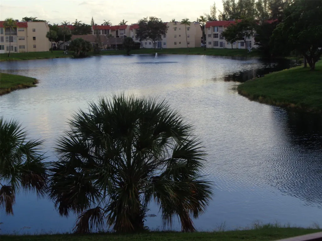 2831 E Sunrise Lakes Drive Sunrise FL 33322