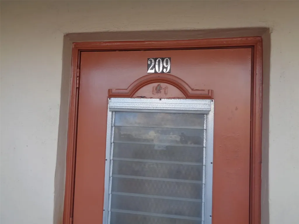 2831 E Sunrise Lakes Drive Sunrise FL 33322