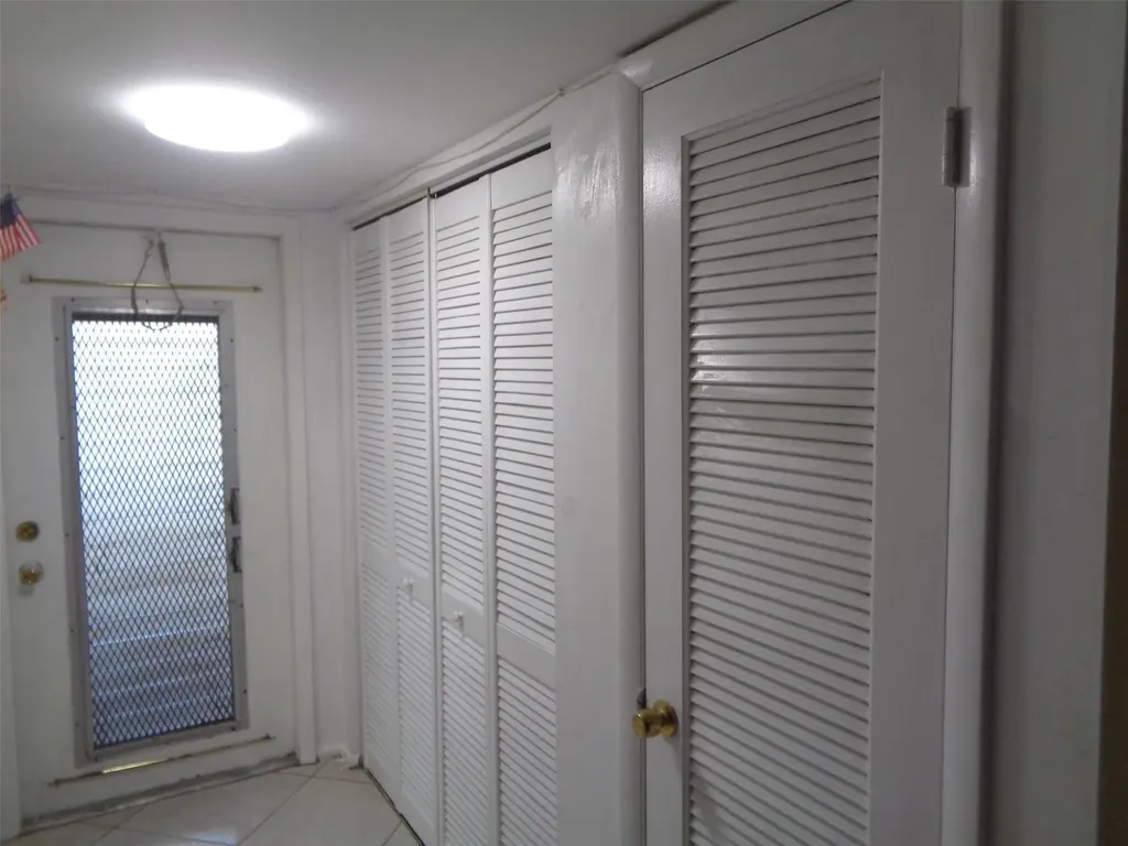 2831 E Sunrise Lakes Drive Sunrise FL 33322