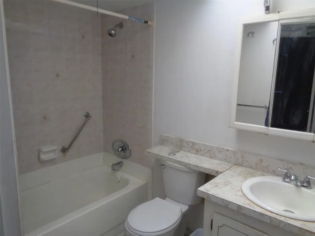 2831 E Sunrise Lakes Drive Sunrise FL 33322