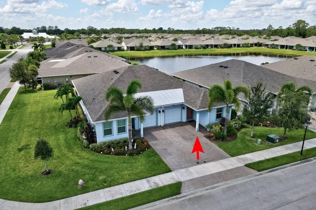 6105 Red Maple Manor Vero Beach FL 32966