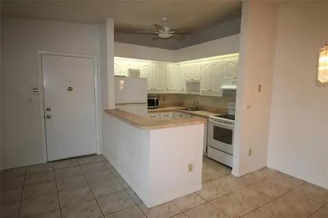 9728 S Belfort Circle Tamarac FL 33321