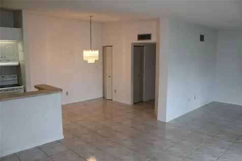 9728 S Belfort Circle Tamarac FL 33321