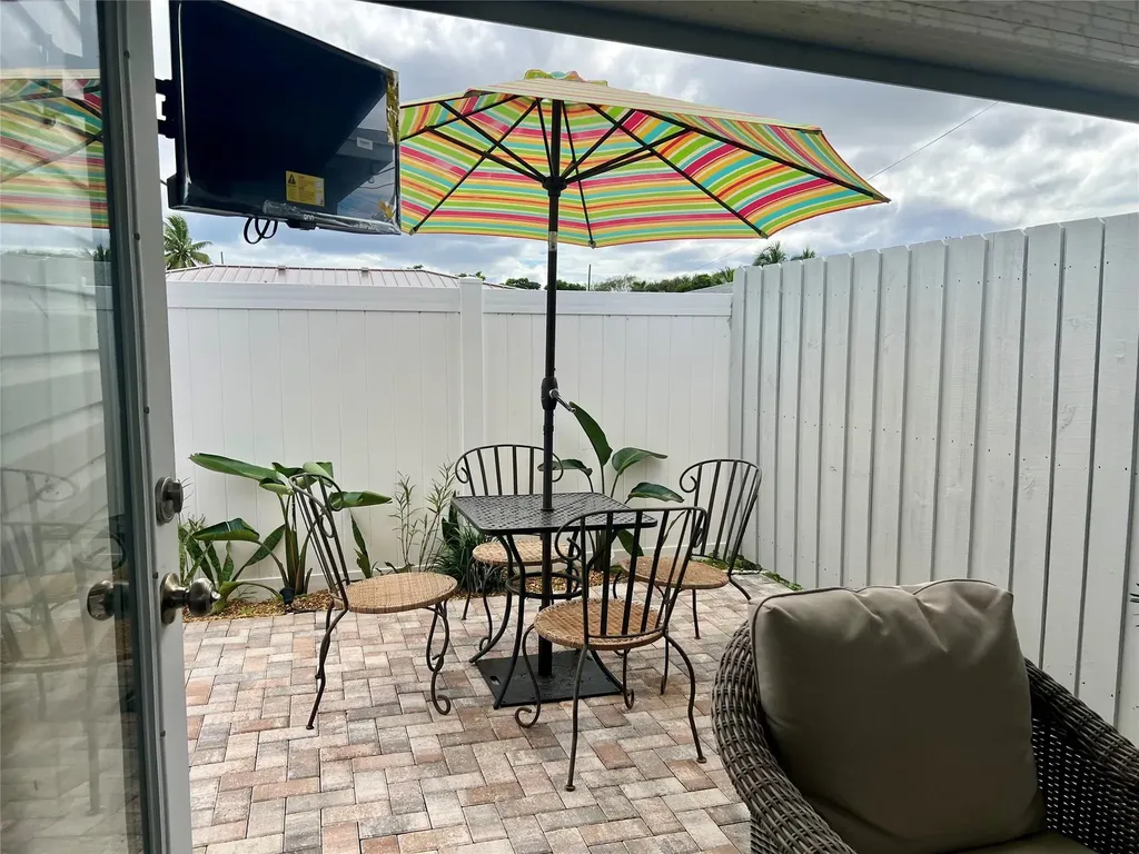 12 SW 6th Street Delray Beach FL 33444