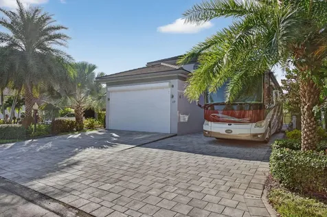 69 S Cortez Drive Margate FL 33068