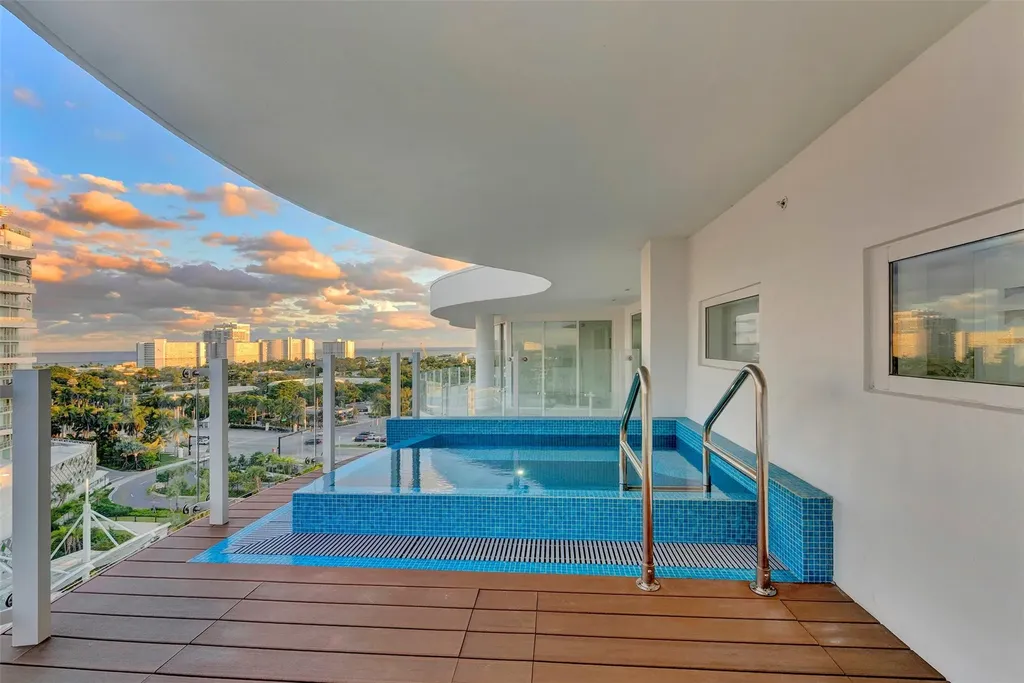 2241 SE 17th Street Fort Lauderdale FL 33316