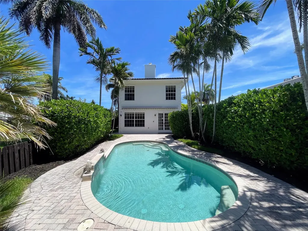 929 NE 18th Court Fort Lauderdale FL 33305