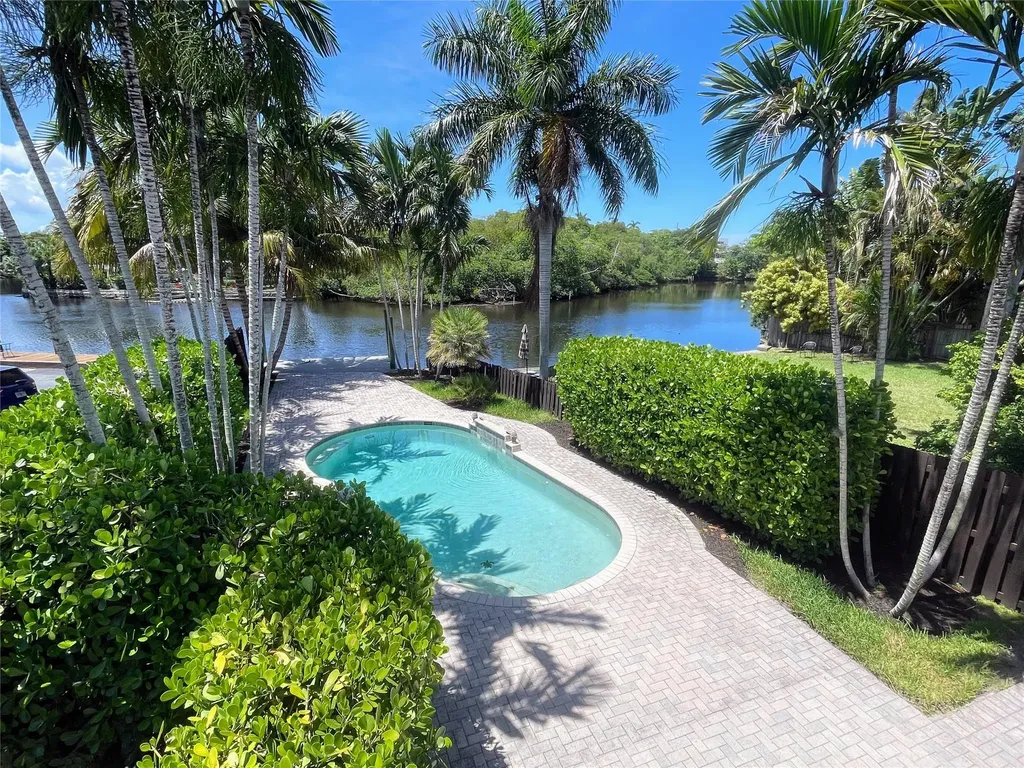 929 NE 18th Court Fort Lauderdale FL 33305