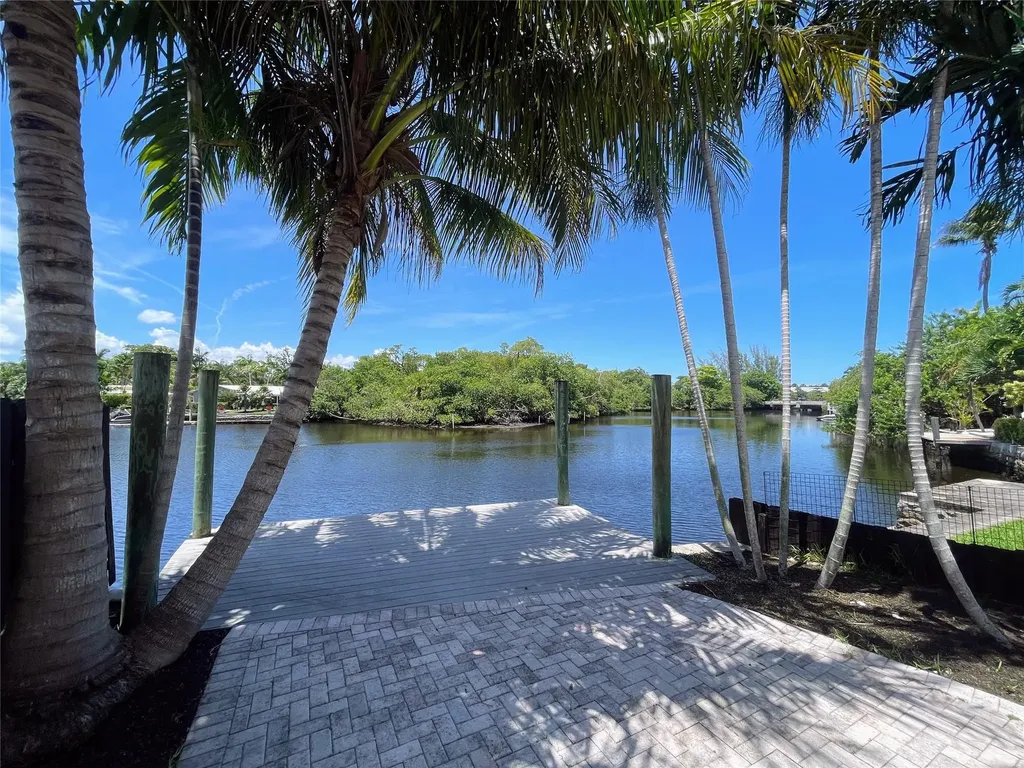 929 NE 18th Court Fort Lauderdale FL 33305