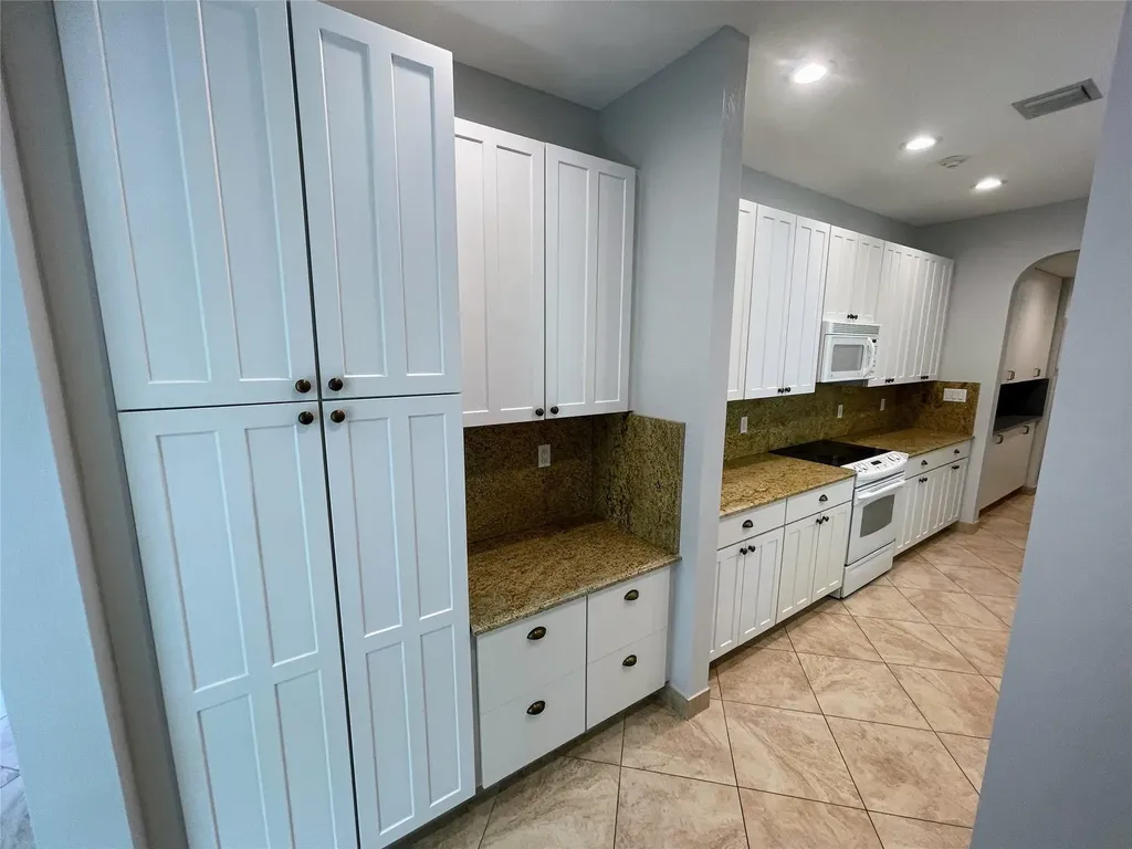 929 NE 18th Court Fort Lauderdale FL 33305