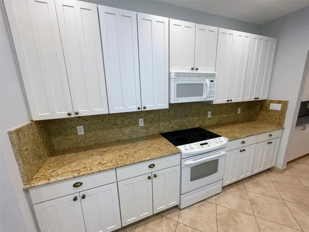 929 NE 18th Court Fort Lauderdale FL 33305