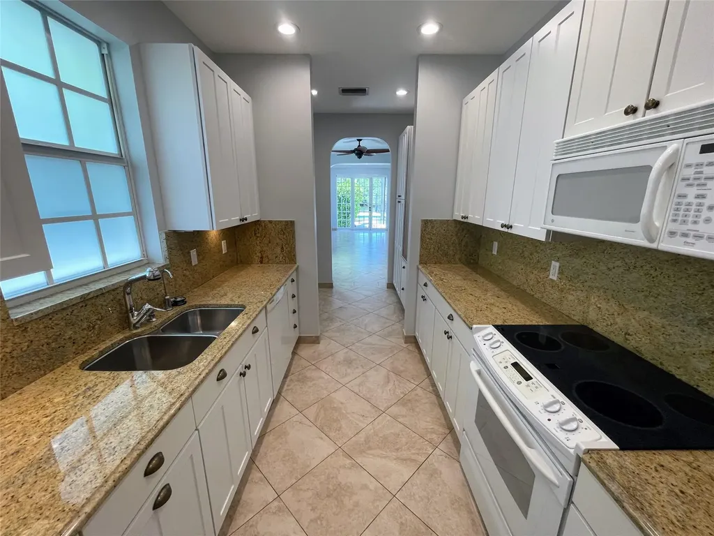 929 NE 18th Court Fort Lauderdale FL 33305