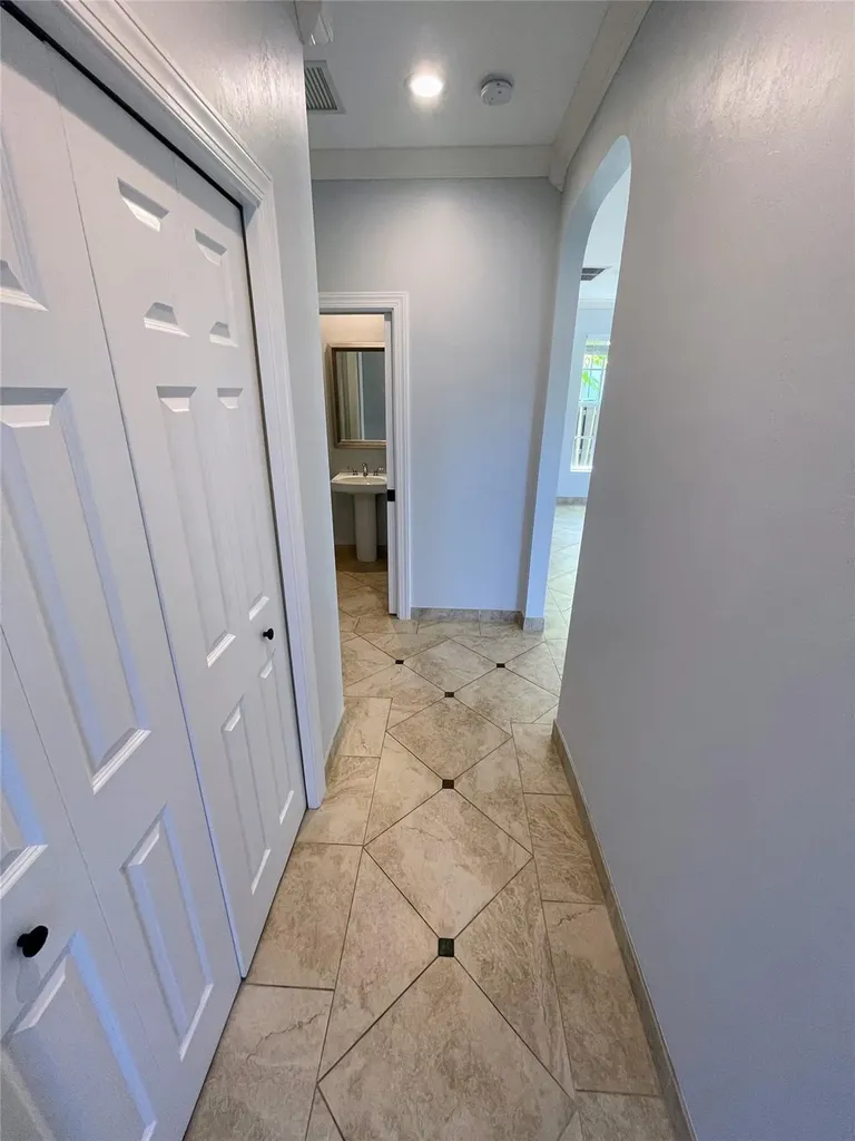 929 NE 18th Court Fort Lauderdale FL 33305
