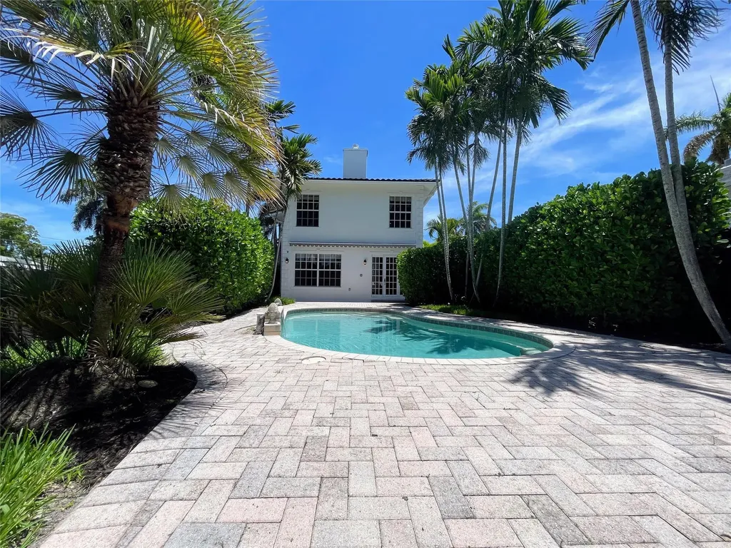929 NE 18th Court Fort Lauderdale FL 33305