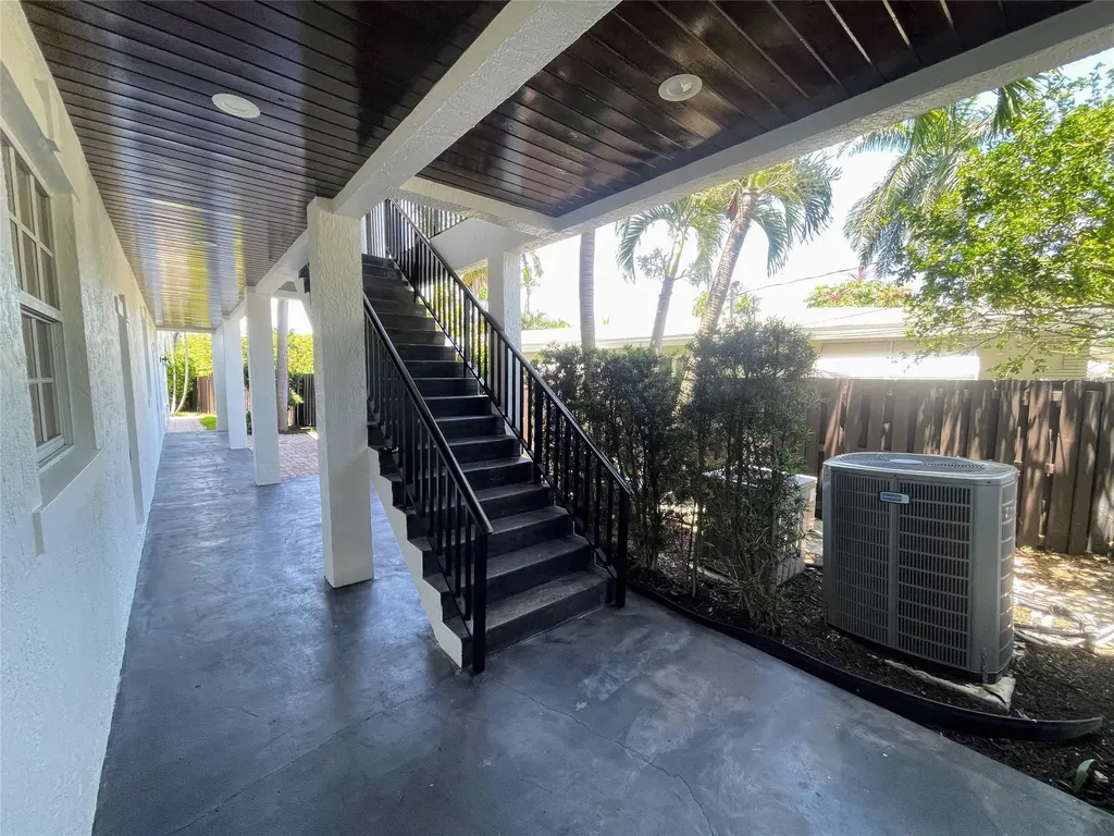 929 NE 18th Court Fort Lauderdale FL 33305