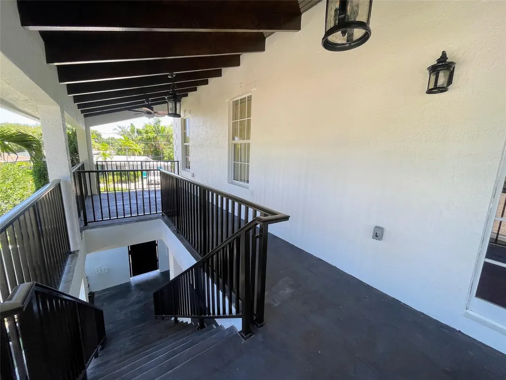 929 NE 18th Court Fort Lauderdale FL 33305