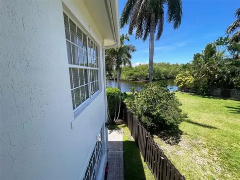 929 NE 18th Court Fort Lauderdale FL 33305