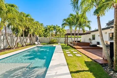 2133 NE 25th Street Wilton Manors FL 33305