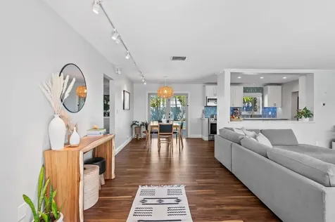 2133 NE 25th Street Wilton Manors FL 33305