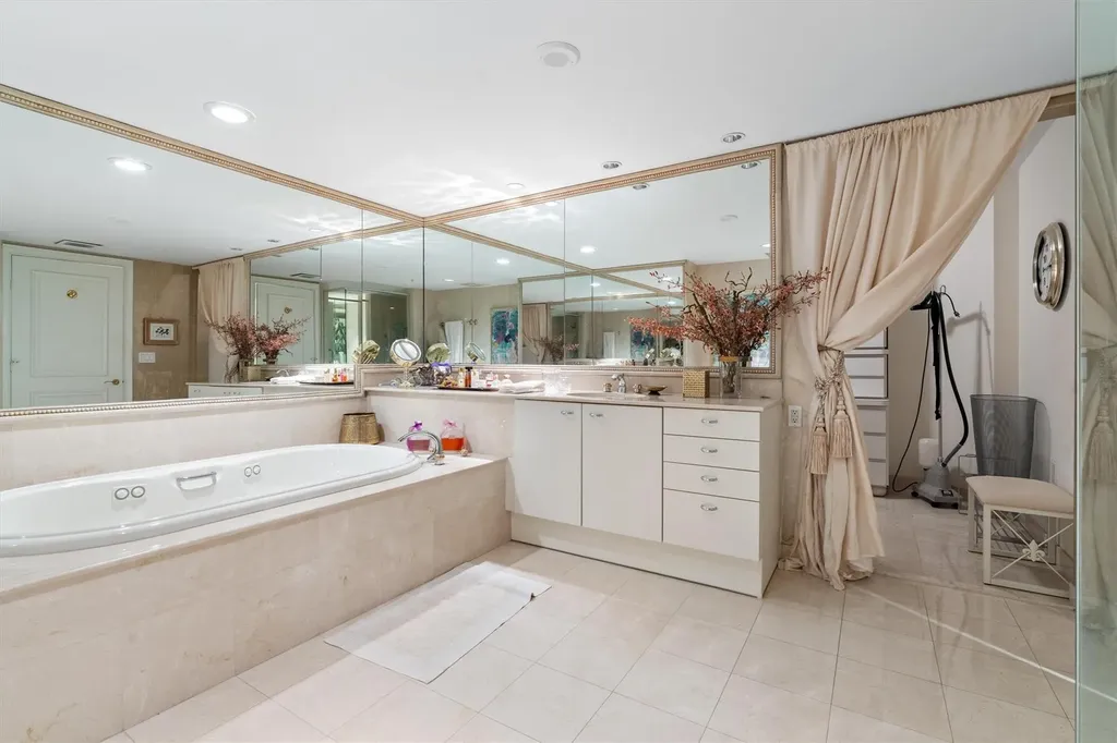 209 N Birch Road Fort Lauderdale FL 33304
