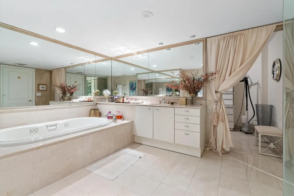 209 N Birch Road Fort Lauderdale FL 33304