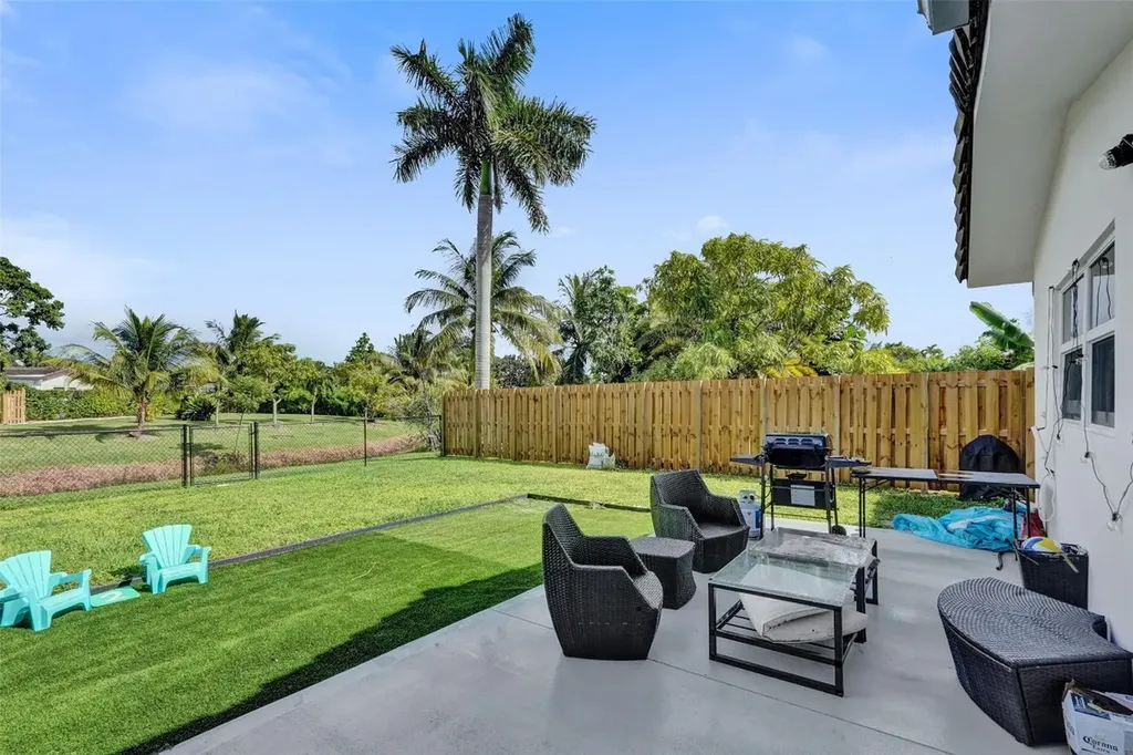 4017 Woodside Drive Coral Springs FL 33065