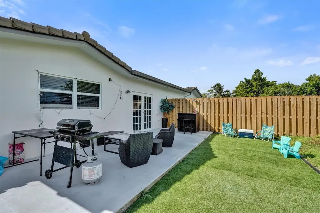 4017 Woodside Drive Coral Springs FL 33065