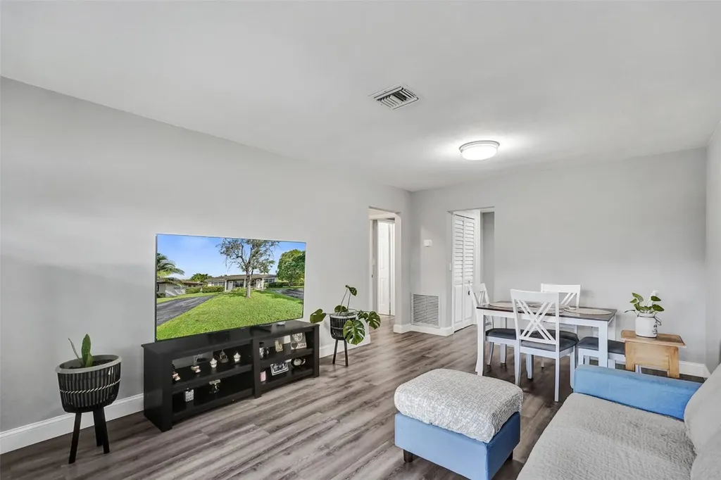 4017 Woodside Drive Coral Springs FL 33065