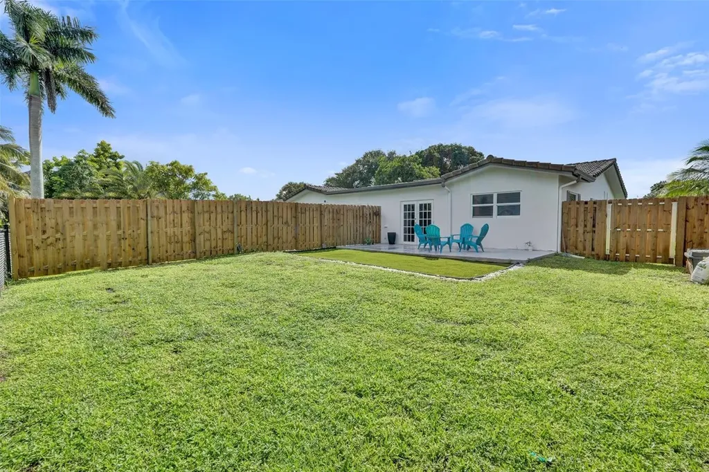 4017 Woodside Drive Coral Springs FL 33065
