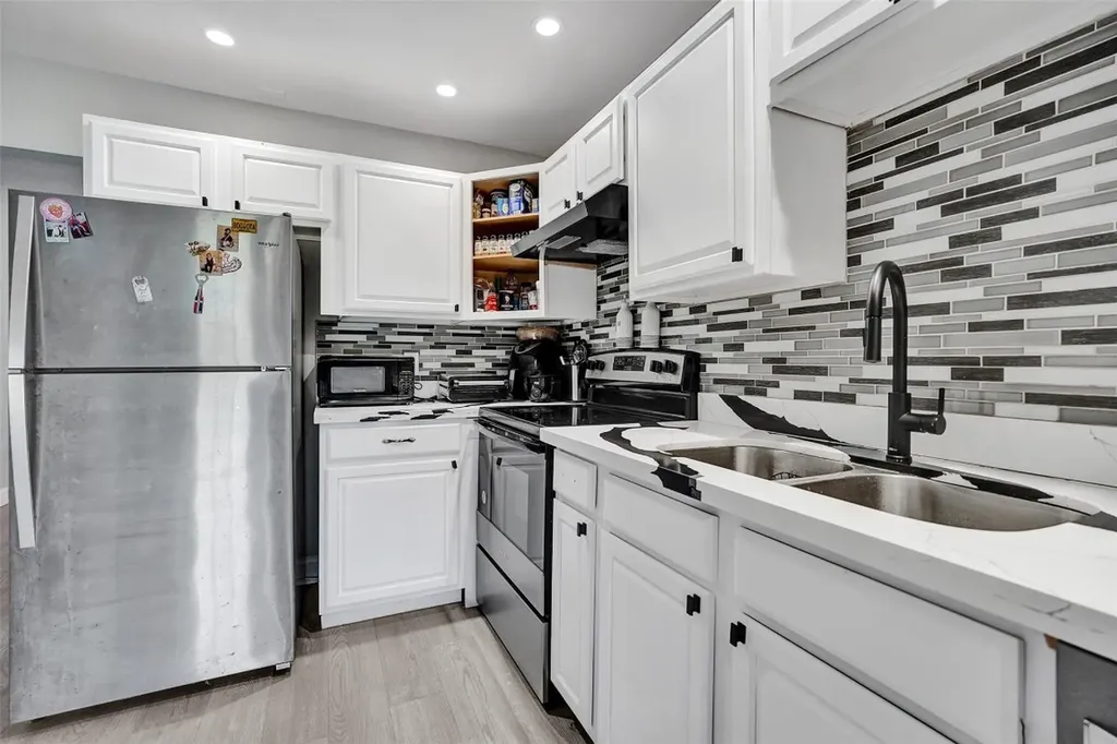 4017 Woodside Drive Coral Springs FL 33065