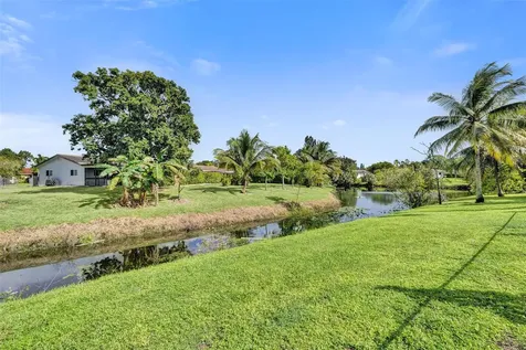 4017 Woodside Drive Coral Springs FL 33065