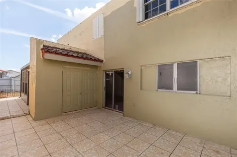 4281 W 10th Court Hialeah FL 33012