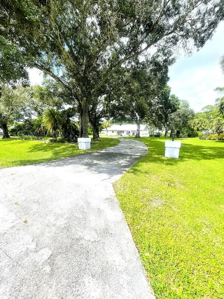 14183 Greentree Trail Wellington FL 33414