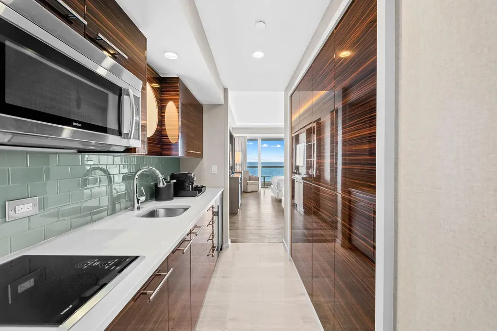 551 N Fort Lauderdale Beach Boulevard Fort Lauderdale FL 33304