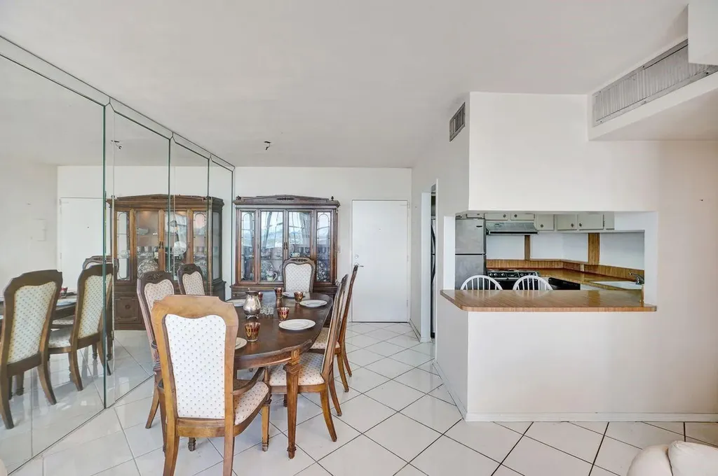 7441 Wayne Avenue Miami Beach FL 33141