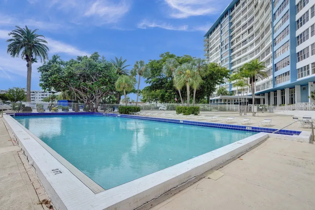 7441 Wayne Avenue Miami Beach FL 33141