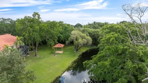 7907 NW 7th Court Plantation FL 33324