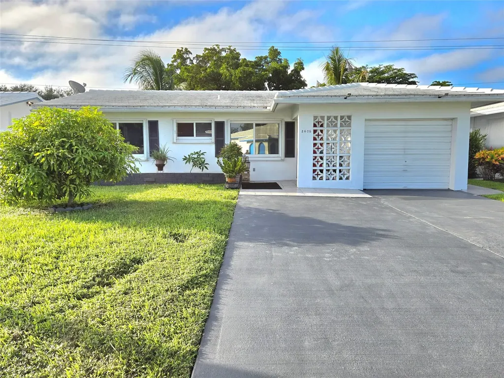 8406 NW 57th Court Tamarac FL 33321
